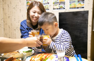 お客様が気兼ねなく過ごせる店内の空間づくり